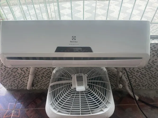 Split 18.000 BTU da marca Electrolux (faço entrega)