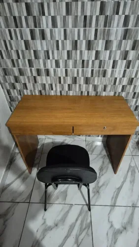 ESCRIVANINHA COM CADEIRA