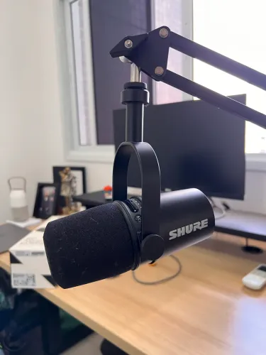 Microfone Para Podcast/Gamer Preto Shure Mv7