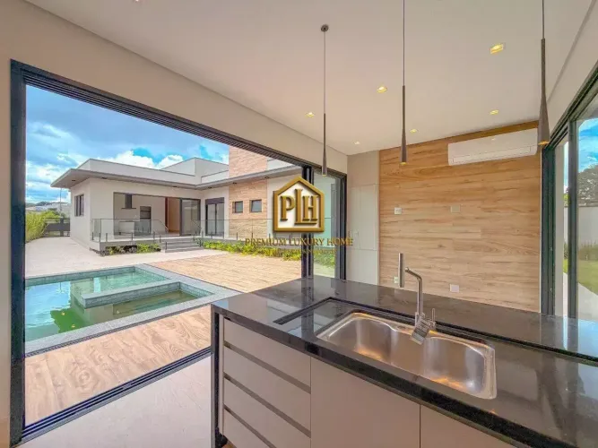 CASA TÉRREA NA MELHOR LOCALIZAÇÃO DE ATIBAIA - 3 SUITES