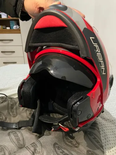 Capacete da marca peels urban robô cop novo 