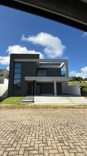 Belíssima Casa Alto Padrão 4/4 Sendo 03 Suites 390m² No Condomínio YBY Natureza