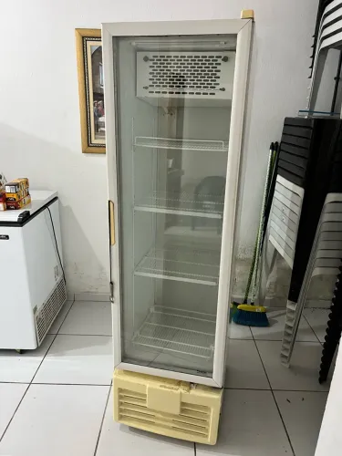 Refrigerador Expositor Vertical Fricon 284L