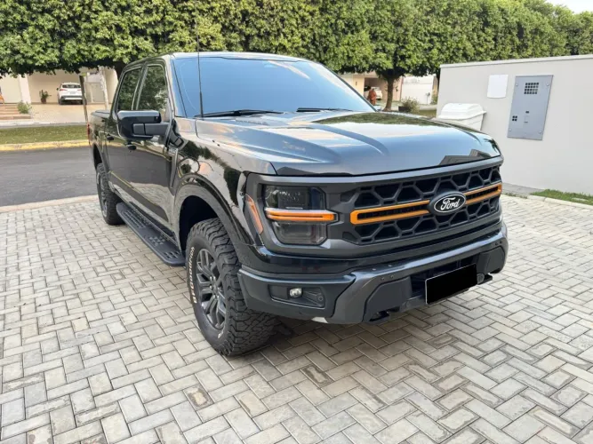 Ford F-150 Tremor 4X4 5.0 V8 2025