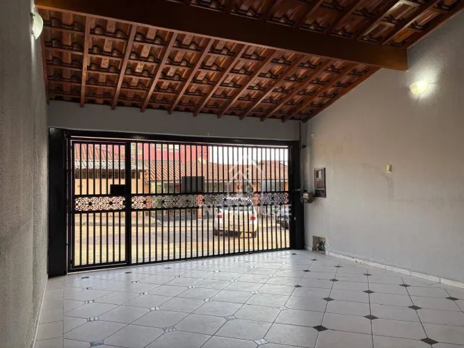 Casa 3 Dorm/ 1 Suite, 2 Vgs Cobertas
