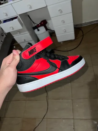 Tênis Nike borough mid 2