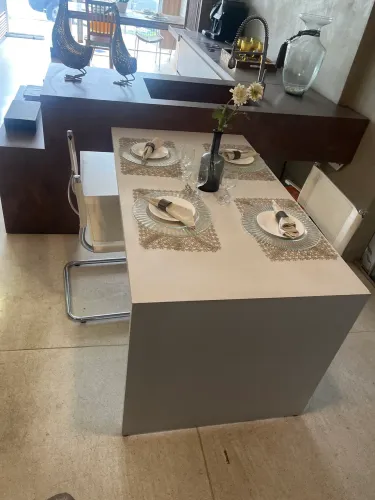 Mesa branca de Mdf
