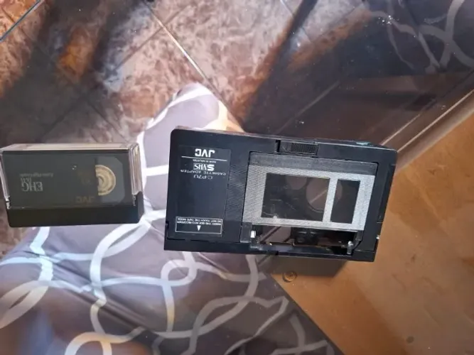 Filmadora VHS intelligent Vintage JVC GR-AX847 na Caixa Original + Adaptador Caseiro