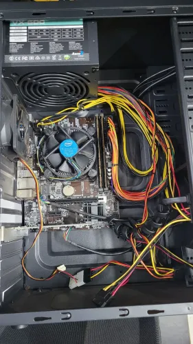 COMPUTADOR DESKTOP - INTEL CORE i5 - 8 GB RAM