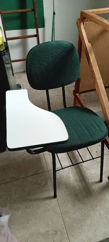 Cadeira Universitária Estofada Prancheta Escamoteável