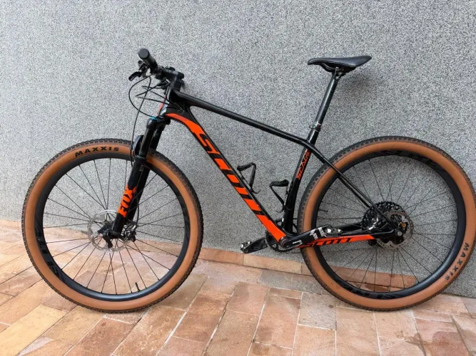 Scott Scale Carbon Fox SRAM 12v c/ Rodas Carbono - R$ 13.000