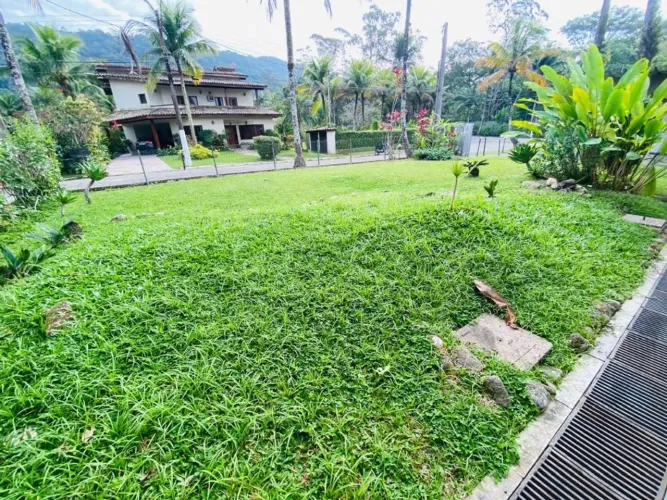 Terreno à venda no Condomínio Granville na Enseada - Guarujá/SP.