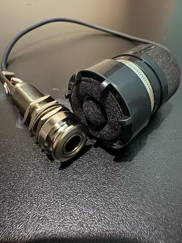 Cápsula de microfone pra banjo sm-58 com jack e suporte de fixação