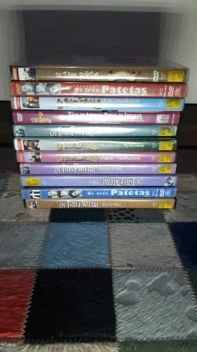 Vendo 11 dvds originais dos Três Patetas.