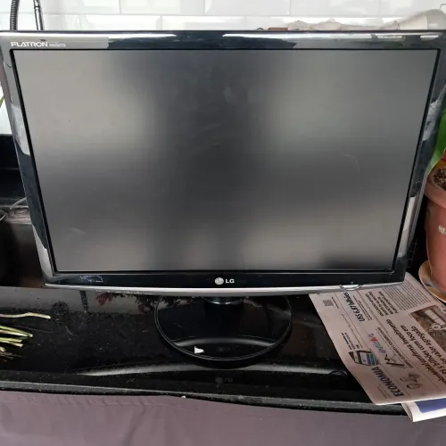 Monitor LG Flatron W2252TQ 22 Polegadas
