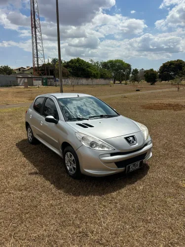 Peugeot 207 Active 1.4 Flex 8V 5P 2014