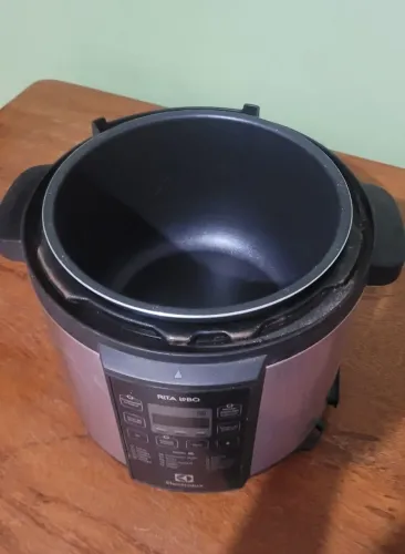 Panela de Pressão Elétrica 6L Electrolux