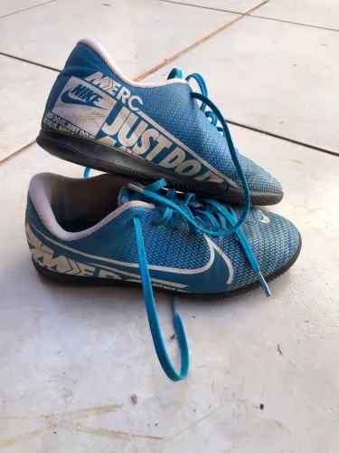 Chuteira futebol salão