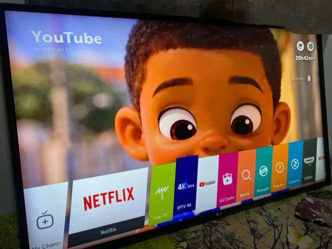 Smart tv 43 4K LG nunca foi aberta