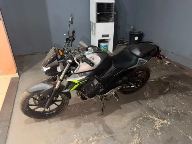 VENDO MOTO FAZER 250CC