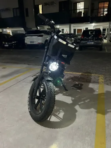 Bike Elétrica V20 impecável com Seguro até 07/2026  e kit sexta GTS.  OPORTUNIDADE