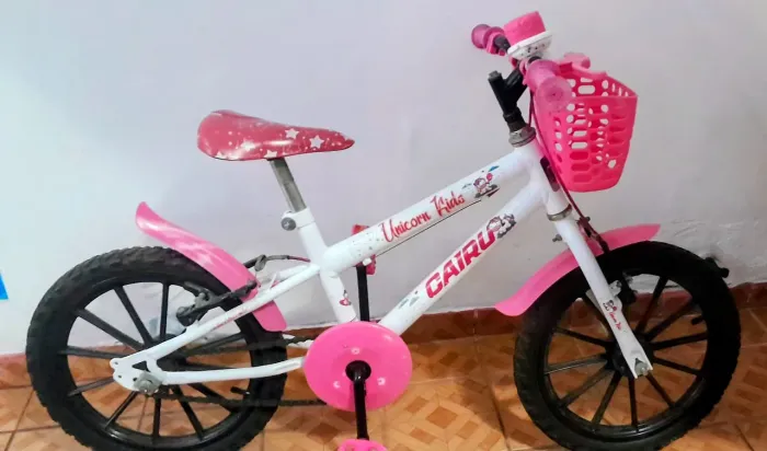 Bicicleta semi nova Aro 16