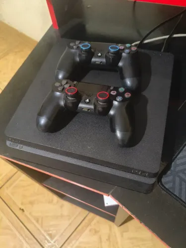 Ps4 slim 500 gb + 2 controles originais