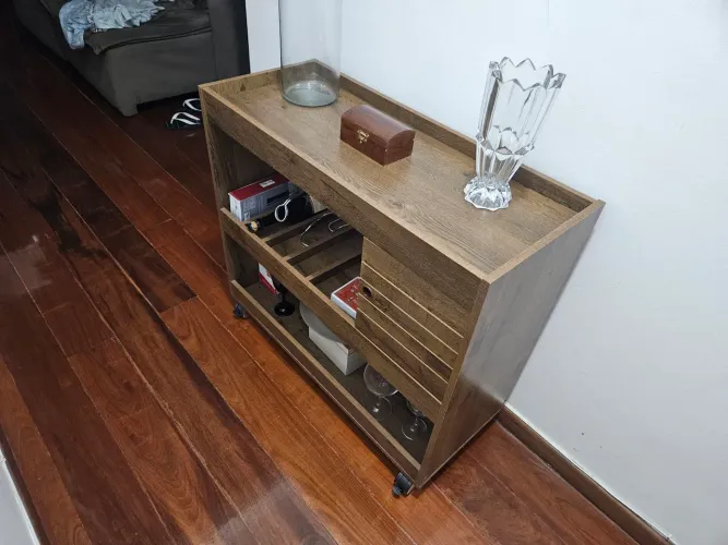 Vendo Aparador muito novo