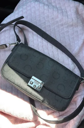 Bolsa Crossbody Guess Kettering Original - Comprada nos EUA