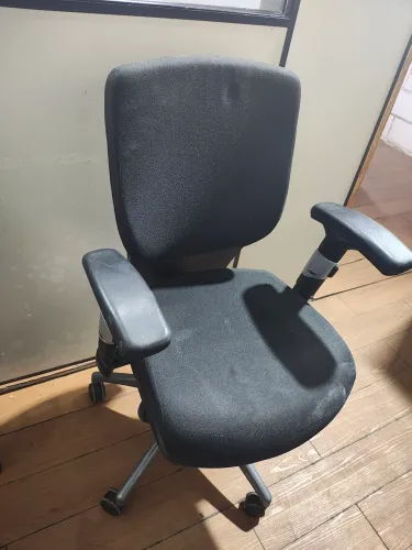 Vendo cadeira ergonômica para escritório