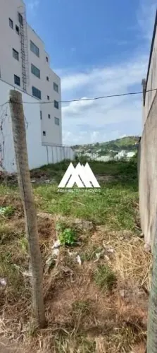 Vendo lote em Itaúna com 570m² com boa topografia em ótima localização