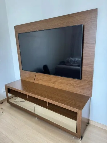 Painel TV madeira + rack com gavetas