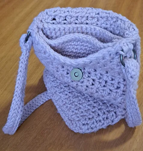 BOLSA CROCHÊ ARTESANAL / ARTESANATO- FEMININA - ELEGANTE, PRÁTICA E EXCLUSIVA