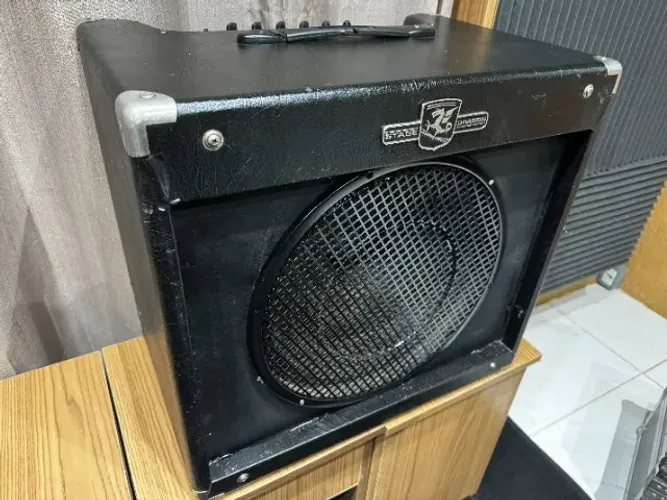 Cubo Amplificador de Guitarra Staner GT200 Stage Dragon