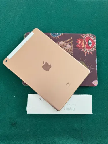 iPad 8 LTE - Cellular e Wi-Fi