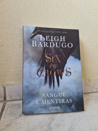 Livro Six of Crow