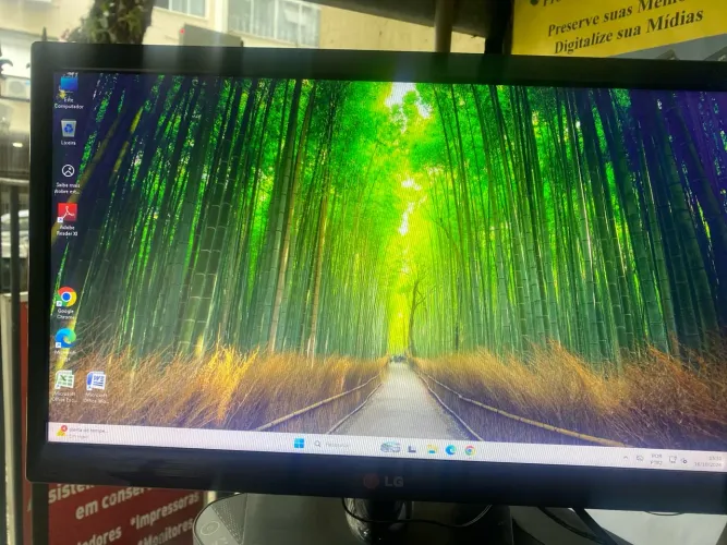 Monitor LG 20 POLEGADAS- VGA
