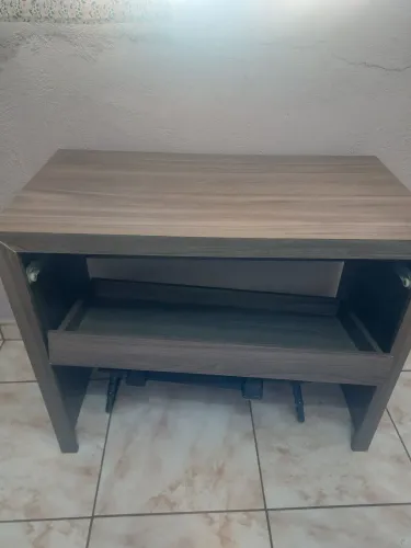 Mesa de estudos usada