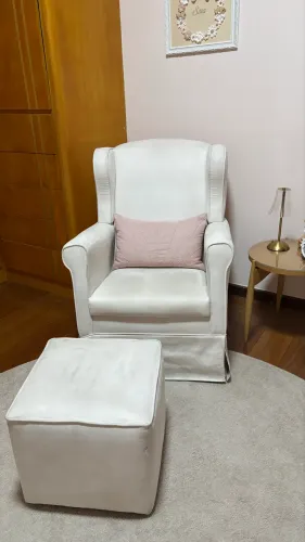 Poltrona amamentação de balanço + puff