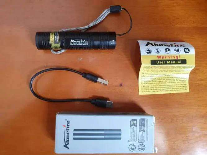 Lanterna UV 365nm AloneFire SV108 Alumínio Acampamento EDC