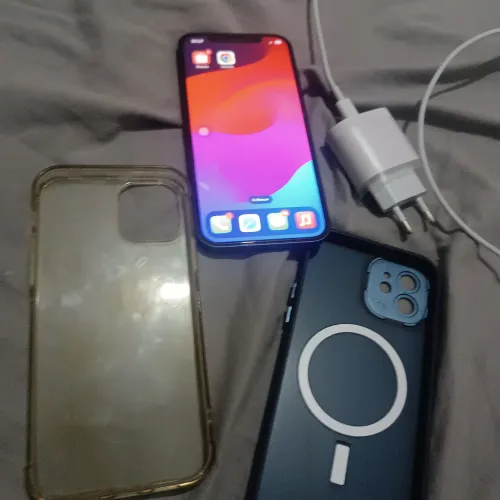 iPhone 12 lacrado nunca mexido tá novo 