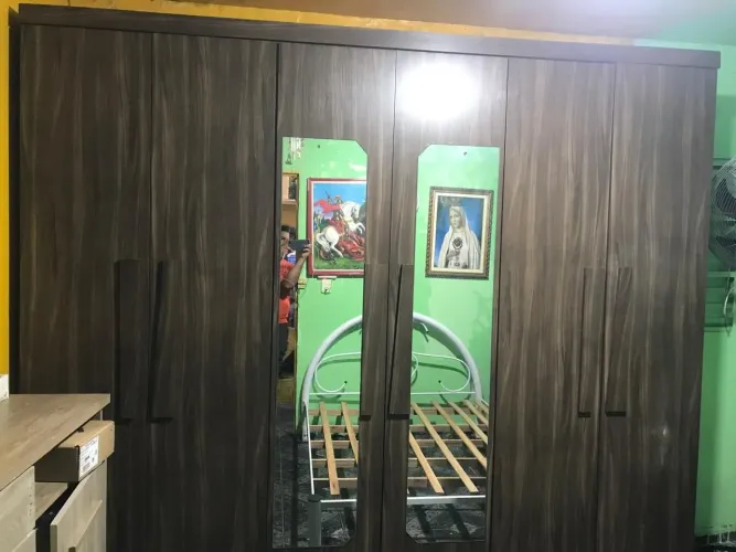 Guarda roupa 6 portas 