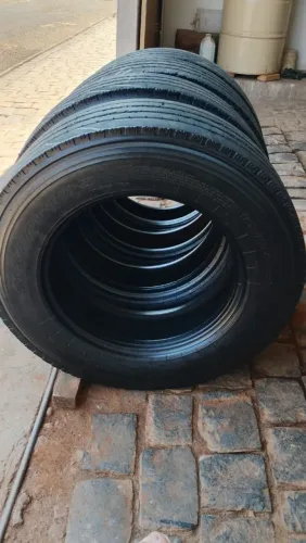 Pneu 215/75 R17.5 Usado Caminhão