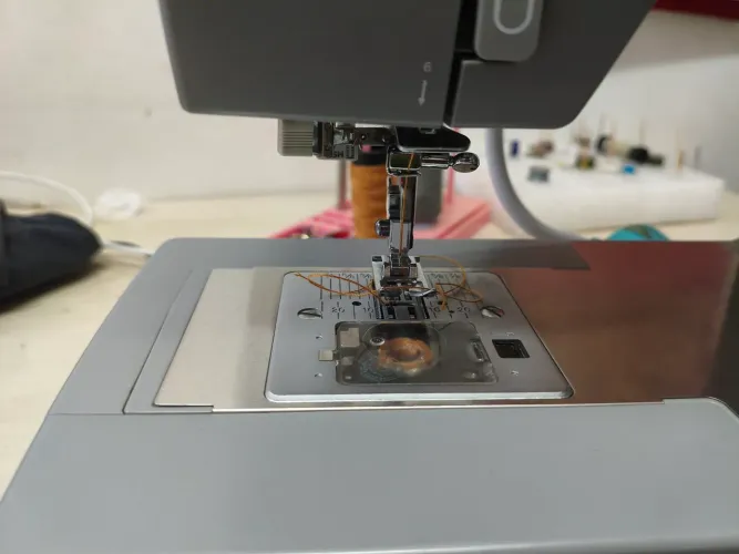 Máquina de costura Singer facilita pró