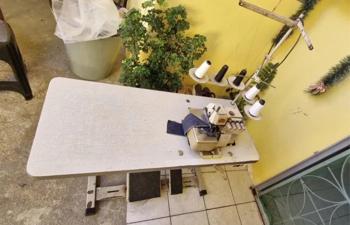 Máquina de costura Interlock 1300