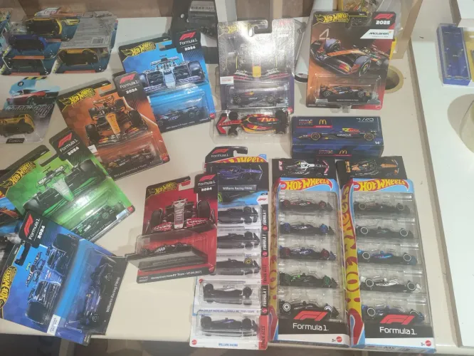 Carrinhos fórmula 1 Hotwheels 