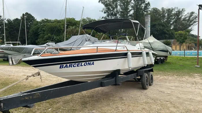 Lancha magnum 230