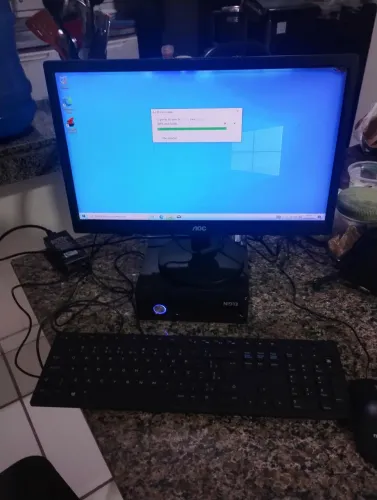 VENDO ESTE COMPUTADOR PORTÁTIL DA INTEL COM MONITOR DE 19 POLEGADAS DE LED SÓ 350,00