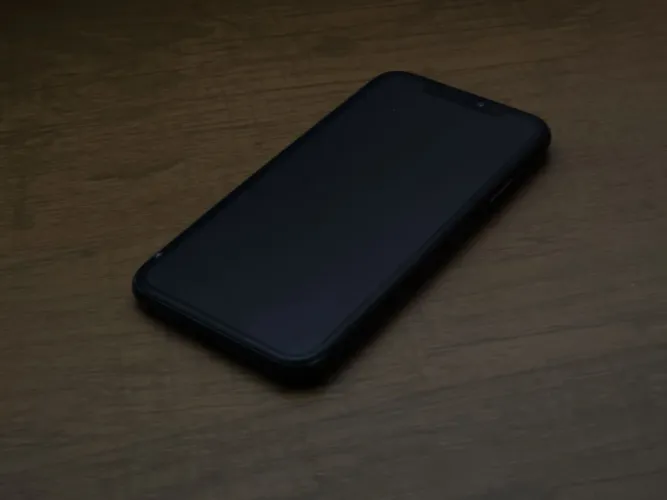 iPhone 11 64GB - Ótimo Estado, Face ID OK