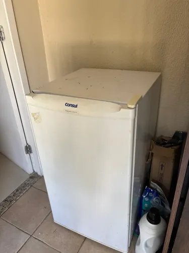 Vende se frigobar
